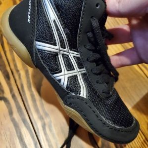 Little boys wrestling shoes